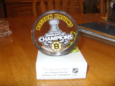 2011 Boston Bruins Stanley Cup Champions  Puck Cover