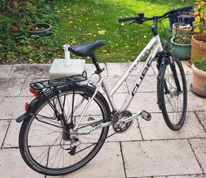 CUBE Damenfahrrad 28 Zoll, Rahmengröße 48 , Trekkingrad, Stadtrad, neuwertig - Bild 1 von 4