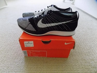 MENS 11 W12.5 NIKE FLYKNIT RACER SHOES BLACK TONGUE WHITE RUNNING 526628 002 - Image 1 of 4