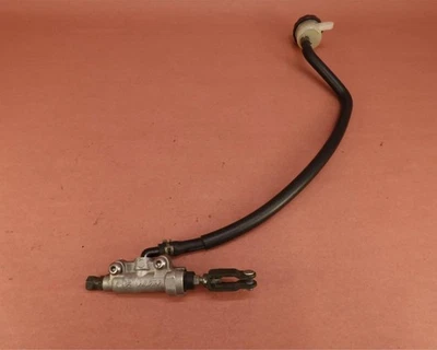 Cilindro maestro de freno trasero 99-13 YAMAHA XVZ 1300 TF XVZ1300 VENTURE ROYAL STAR Foto 1 de 4