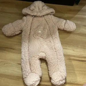 Kuschelig einfarbig rosa süße Bärenohren Kapuze kuschelig Fleece Reißverschluss Wimpelkette rosa 0-3M - Bild 1 von 6