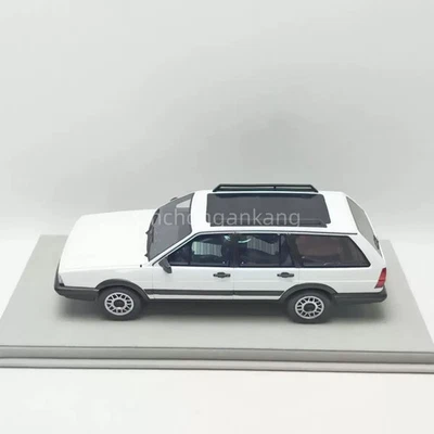 Engup 1:18 VW Passat 32B Variant Resin Car Model - Image 1 of 4