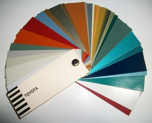 Toyota Celica Corolla Corona Land Cruiser RM Bj 1975 Lackabplatzer Auswahl Set - Bild 1 von 2