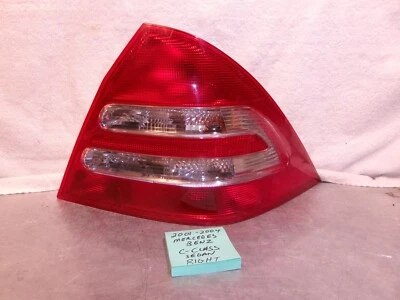 01 02 03 04 Luz trasera derecha mercedes-benz 203 tipo c clase c230 c240 c320 c32 Foto 1 de 4