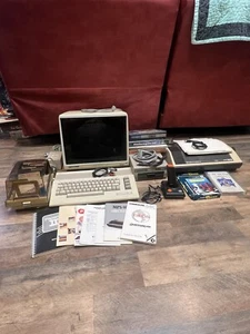 Commodore 64 Bundle - Computer, Disk Drive, printer, monitor, books, Programs - Picture 1 of 24