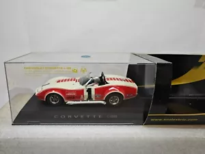 Scalextric 1:32 Chevrolet Corvette L88 1969 rosso bianco Slot Car - Foto 1 di 2