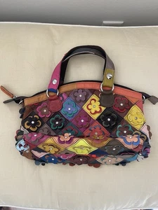 BOHO HIPPIE... Handtasche hell 3D Blumen Strass bunt Ledertasche - Bild 1 von 7