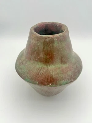 Jarrón de cerámica oblongo pesado hecho a mano Foto 1 de 4