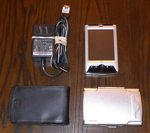 HP iPAQ HSTNH-H03C-WL Silver Wi-Fi Bluetooth Touchscreen Windows Pocket PC PDA - Picture 1 of 18