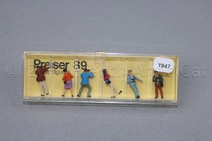 Y847 Preiser train Ho 89 homme femme photographe appareil photo decor diorama - Imagen 1 de 2