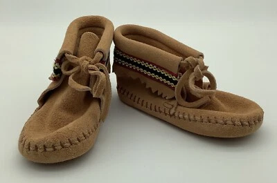 Minnetonka Pa Poo Shu Toddler Moccasin Boot 1101 Sand Size 6 - Image 1 of 4