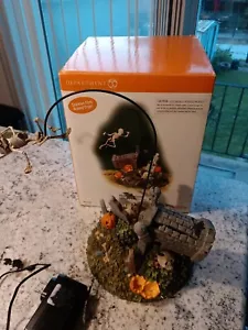 DEPT 56 HALLOWEEN VILLAGE ACCESSORIES ESCAPE FROM THE CRYPT- GUC! - Picture 1 of 5