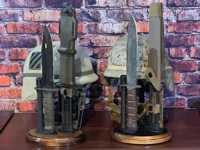  Soporte de exhibición para bayos y vaina US-M9 y USMC OKC-3S.  Foto 1 de 4