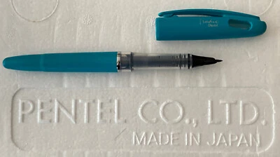 Pluma Estilográfica Pentel Tradio Azul Cielo (Turquesa) TRJ98S-A - con Tinta Negra Foto 1 de 4