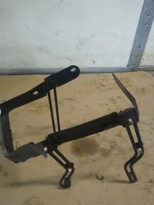 Soporte tanque de aceite Ski Doo Formula SP 1985 Foto 1 de 3