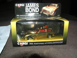 Corgi 30th Anniversary GOLDFINGER 007 Aston Martin GOLD PROMO EUROPE SEE DOCS! - Picture 1 of 9