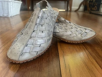 REIKER Talla 39 EE. UU. 8 Gris/Azul Cuero Antiestrés Plano Cómodo Sin Cordones Foto 1 de 4