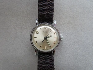 Vintage Damenuhr Timex silberfarben 19mm 17 Jewels Handaufzug - Bild 1 von 17