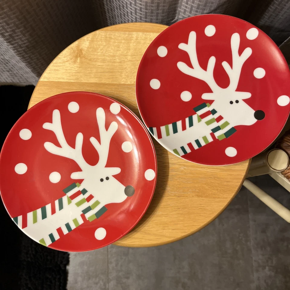 2 CRATE & BARREL CHRISTMAS REINDEER ROUND DESSERT PLATES  7.5 inches - Image 1 of 4