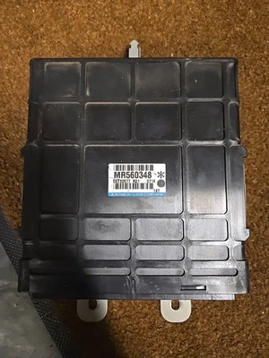 00 三菱 MONTERO 运动发动机控制模块 MR560348 — 第 1/3 张图片