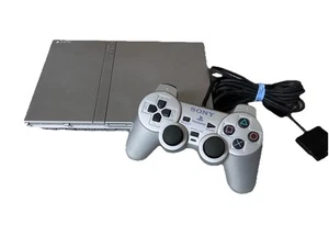 Playstation 2 Slim Sliver Console With Controller and Cables - Imagen 1 de 5