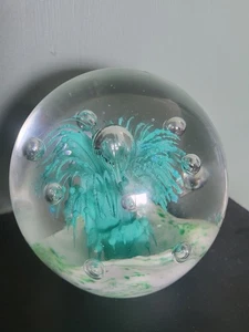 Gorgeous Vintage Art Glass Paperweight - Picture 1 of 5