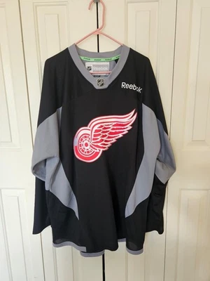 Camiseta de hóquei Reebok Detroit Redwings Henrik Zetterberg 40 XXL 2X preta cinza - Imagem 1 de 4