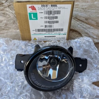 Faro antiniebla izquierdo Nissan 2008-2013 Altima Maxima Rogue Versa Eagle Eyes DS687-B000L Foto 1 de 2