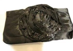 ABEND CLUTCH MIT ROSENSTOFF PAILLETTEN DETAIL #SCHWARZ #BB4619L - Bild 1 von 3