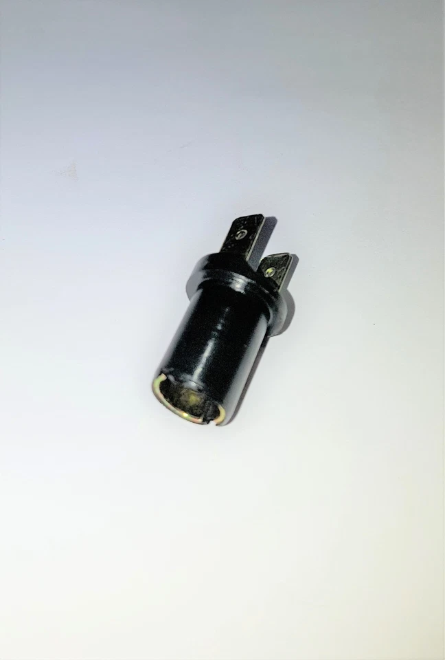 Lampenfassung Ba7s für Traktormeter Deutz Fendt Güldner Hanomag Traktor Porsche - Bild 1 von 1