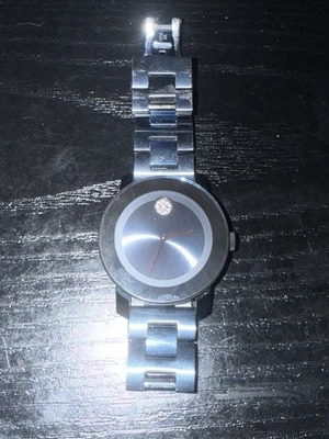 Reloj Hombre Movado Bold Negro Cara Azul Marino Necesita Batería Foto 1 de 4