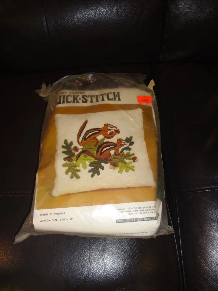 QUICK STITCH  CHIPMUNKS  - Image 1 of 1