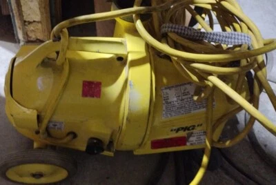 NSS M-1 PIG COMMERCIAL VACUUM Motor and Motor Housing,Wheels, Works .As Pictured - Image 1 of 4