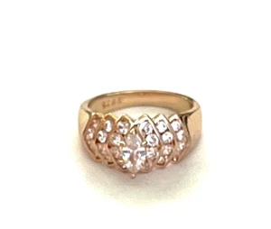 JS104 DESIGNER INSPIRED 18K GOLD SILVER PLATED CUBIC ZIRCONIA RING SIZE 9 - Picture 1 of 2
