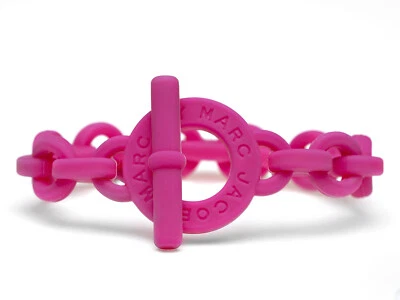 Pulseira elástica de borracha Marc By Marc Jacobs pop rosa turnlock - Imagem 1 de 2