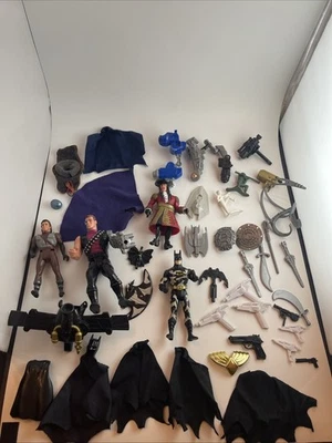 Винтажный Бэтмен, Робин, Терминатор, Игрушки Смешанный Лот 43 - Оружие, Накидки и т.д. - Изображение 1 из 4