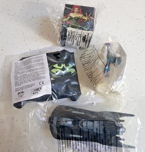 KFC Batman & Robin set completo 4 giocattoli fast food -1997 - come nuovi in bustina #2 - Foto 1 di 8