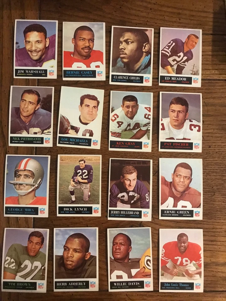 Dick Lynch 1965 Philadelphia Gum  (Sale Is For Card In Title) (17,460 - Image 1 of 1