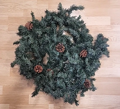 8 pies. Guirnalda de pino artificial sin iluminación con piñas - dos tonos verde - puntas de mezcla Foto 1 de 4