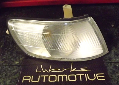 92-94 OEM Subaru Legacy передний пассажир угловой фонарь в сборе 210-20537R DV - Изображение 1 из 4