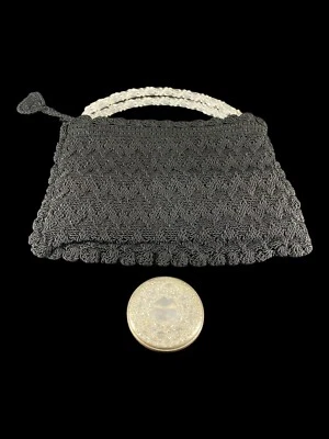 Bolso clutch hecho a mano vintage tejido a ganchillo para damas asas Lucite con espejo de mano Foto 1 de 4