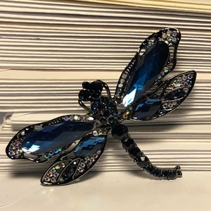 Broche alfiler Silvertone LIBÉLULA ~ azul oscuro y diamantes de imitación AB NUEVO - Imagen 1 de 4