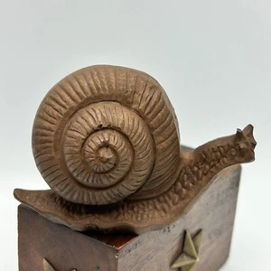Vintage Red Mill Mfg. Snail Figurine 1986 Mollusk Shell 2.5" Tall - Picture 1 of 7