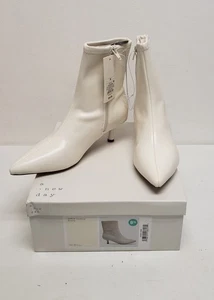 A New Day Women's Lonnie Kitten Heel Stretch Ankle Boots size 8.5 - WHITE - Picture 1 of 9