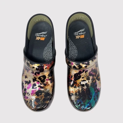 Zuecos para mujer Dansko XP 2.0 charol negro leopardo comodidad enfermería 37 EE. UU. 6,5 Foto 1 de 4