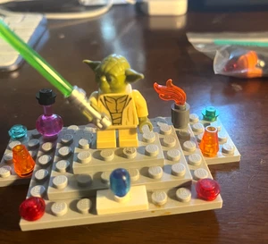 LEGO Star Wars Master Yoda Minifigure Jedi Robe 75360 75208 75330 Yoda's Hut NEW - Picture 1 of 3