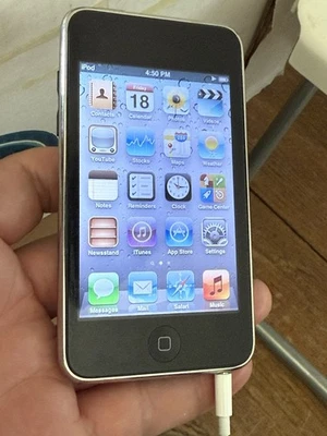 Apple iPod Touch 3th Generation 32GB Black (MC008LL) – Works Great - Image 1 of 4