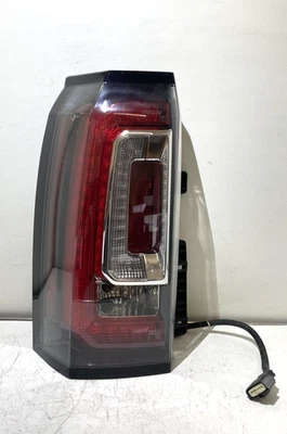 GMC Yukon XL Denali 2015-2020 luz trasera LED conductor izquierda OEM 0744 Foto 1 de 4