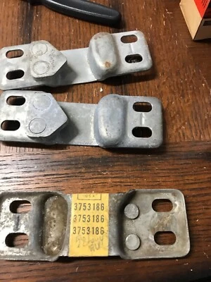 1952-1959 CHEVROLET TRUCK DOOR LOCK STRIKER RH SIDE NOS 3753186, 57-59 GMC - Image 1 of 3