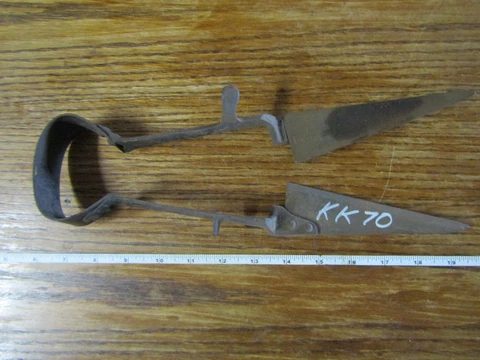 KK70 Vintage Hand Trimming Garden Shears Collectible used/good Cover